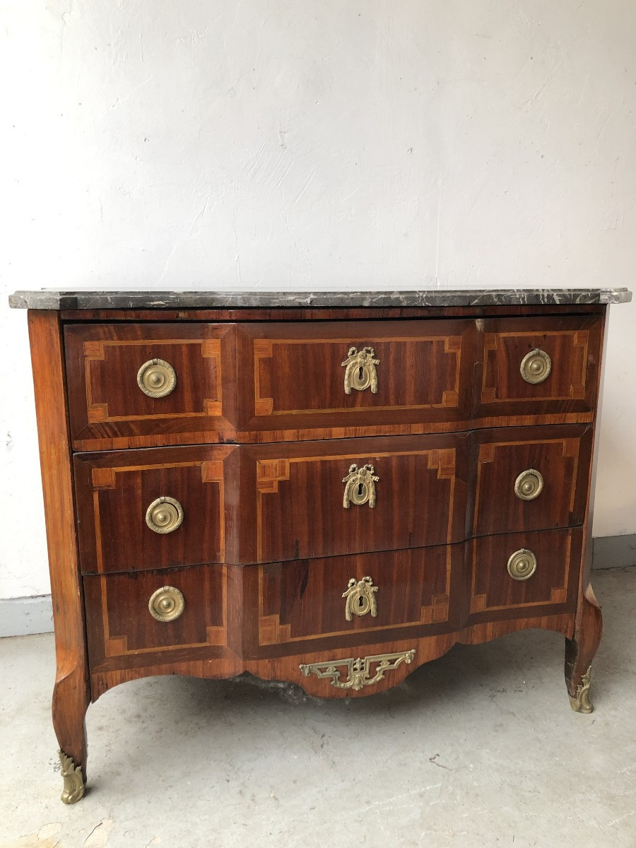 COMMODE A RESSAUT  EN MARQUETERIE XVIII EME SIECLE EPOQUE TRANSITION  ESTAMPILLE  DE BUCHE