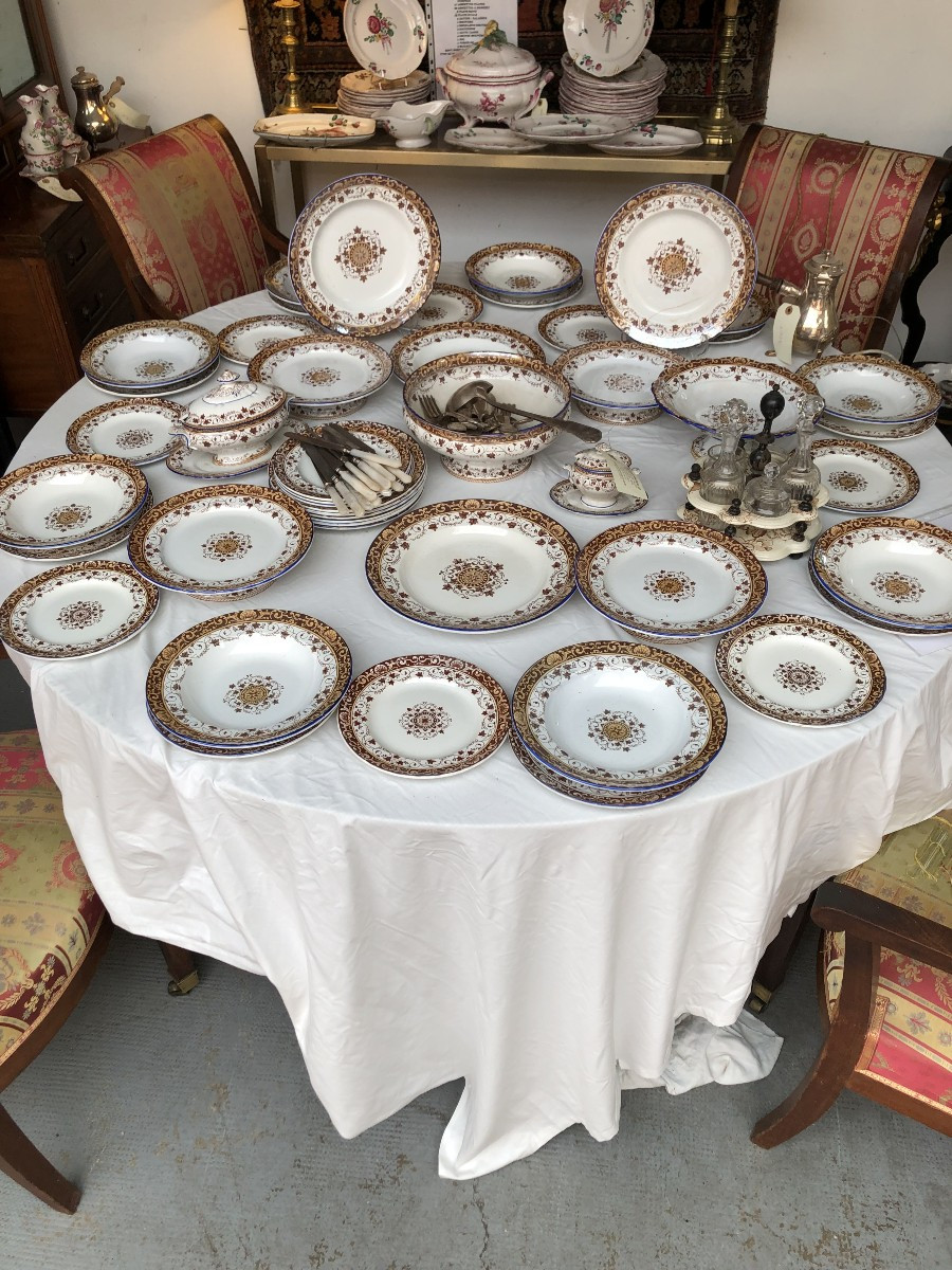 SERVICE DE TABLE FAIENCE FINE  DE BORDEAUX J VIEILLARD  MODELE LOUIS XV 