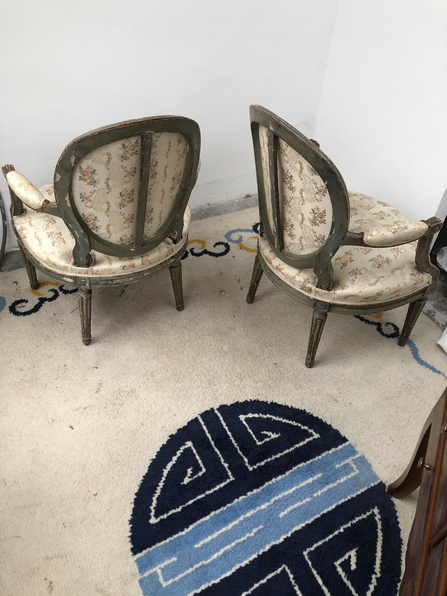 PAIRE DE FAUTEUILS CABRIOLET LAQUE VERT MODELE MEDAILLON XVIII EME SIECLE -photo-5