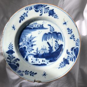 ASSIETTE EN FAIENCE DE DELFT XVIII EME SIECLE DECOR DE PAGODES