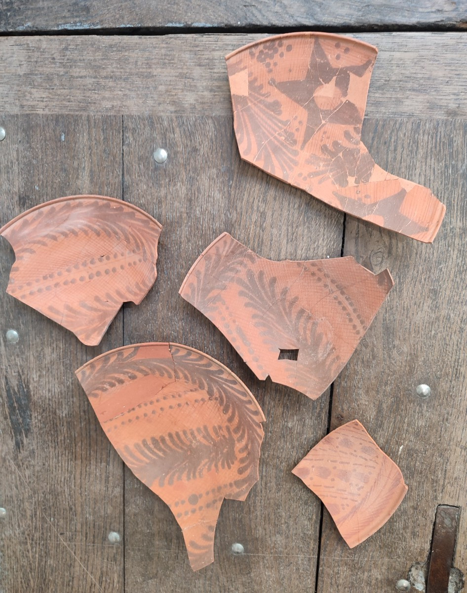 Cinq Fragments de coupes Nabateennes.  3 ème Siècle avant J.C.