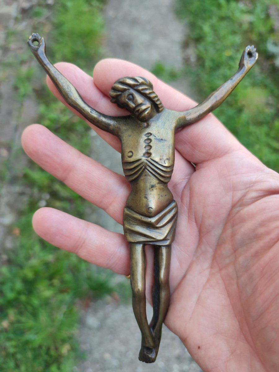 Small Bronze Christ. 15th Century.-photo-3