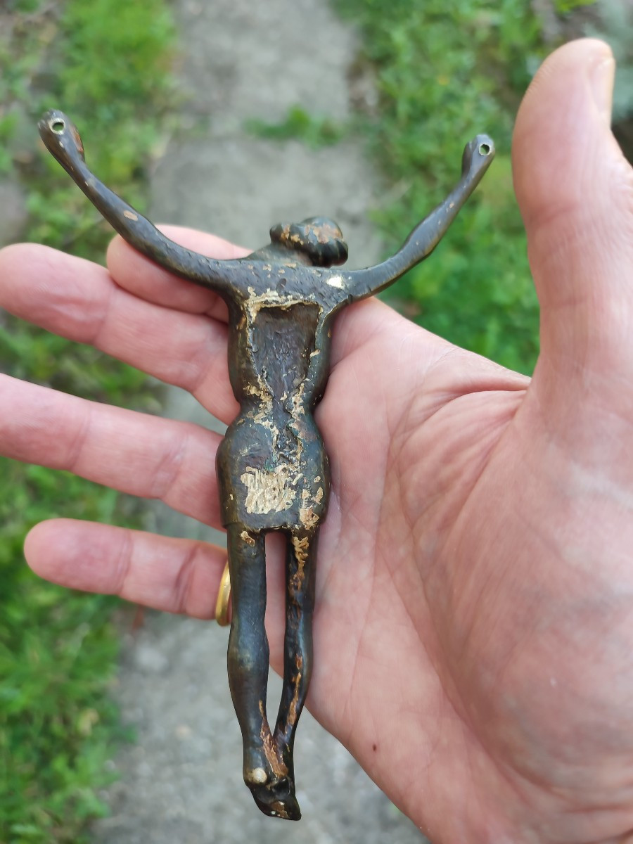 Small Bronze Christ. 15th Century.-photo-4
