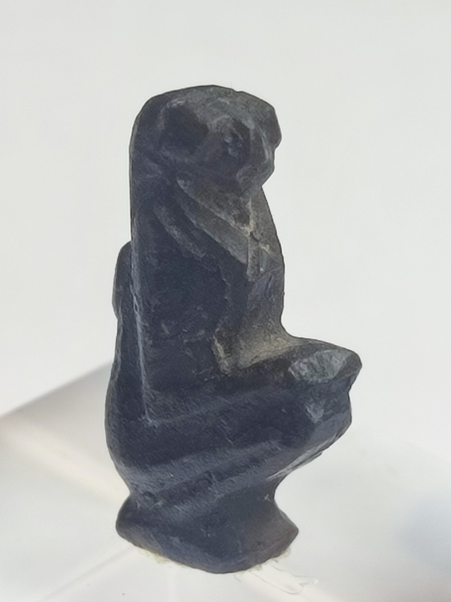Horus . Amulette Egypte Basse époque. 700 avt JC 