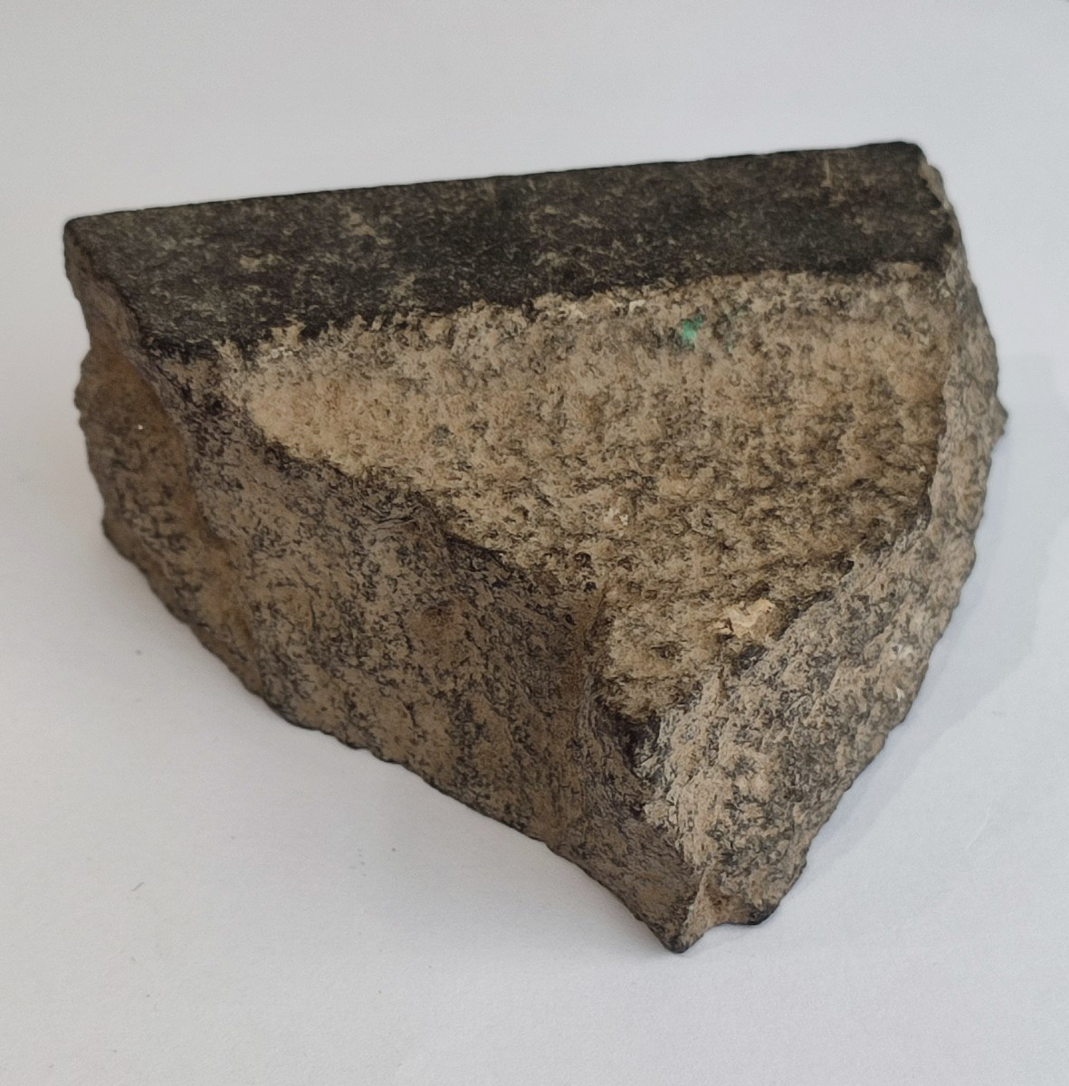 Fragment de stèle en basalte. Egypte de la  Basse Époque. 664-332 B.C -photo-2