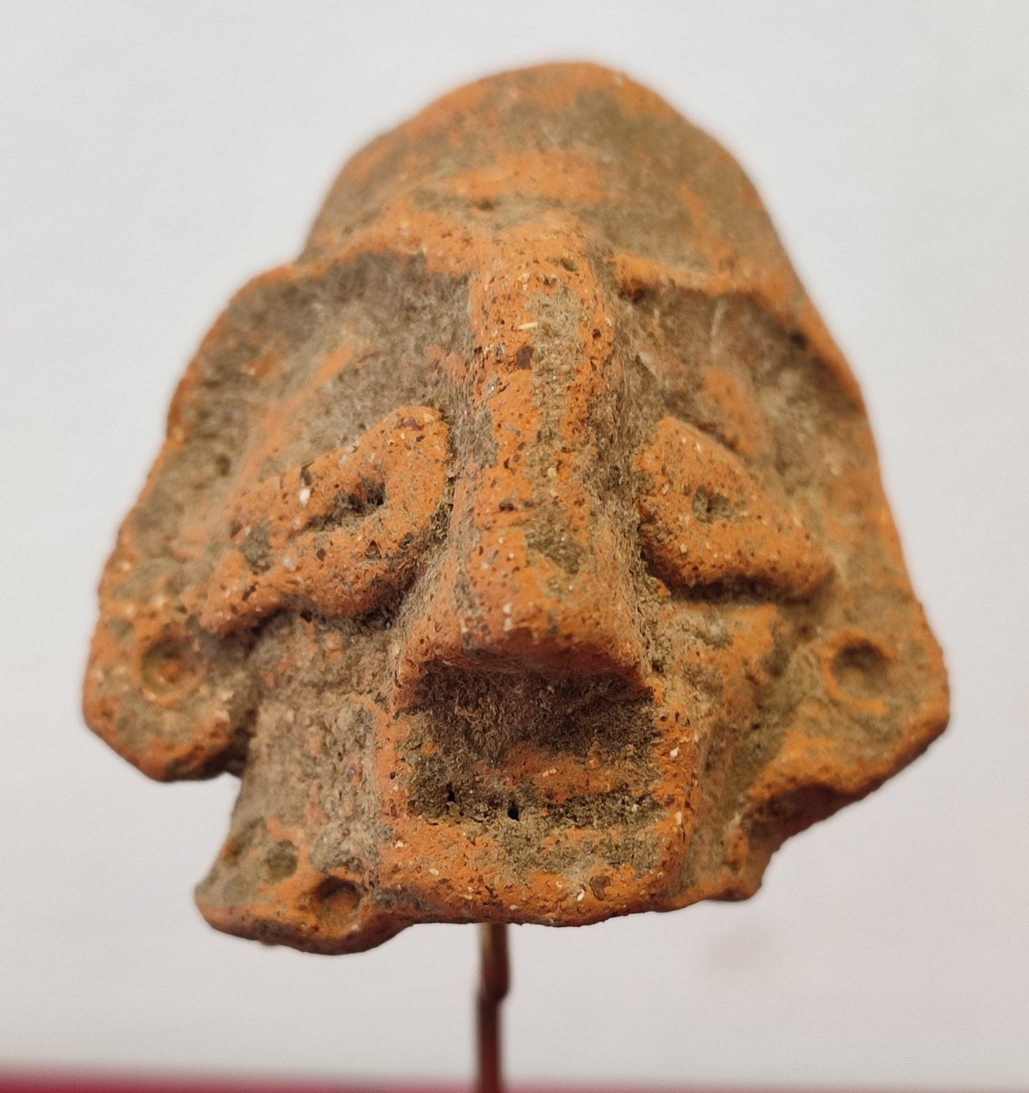 Tête de statuette votive. Civillisation Syro Hittite. Céramique-photo-4