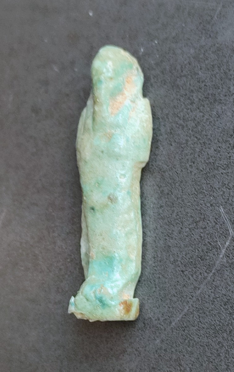 Amulette Petit oushebti pour les bandelettes. Egypte de la Basse Époque.-photo-2