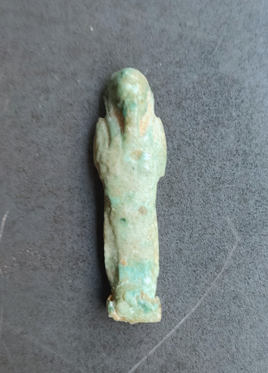 Amulette Petit oushebti pour les bandelettes. Egypte de la Basse Époque.