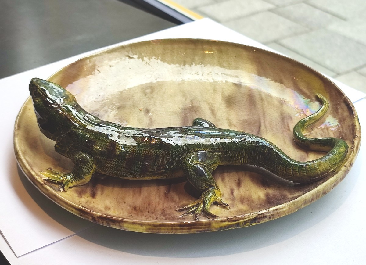 Un lézard vert. Plat mural.   Art Nouveau vers 1900.-photo-5