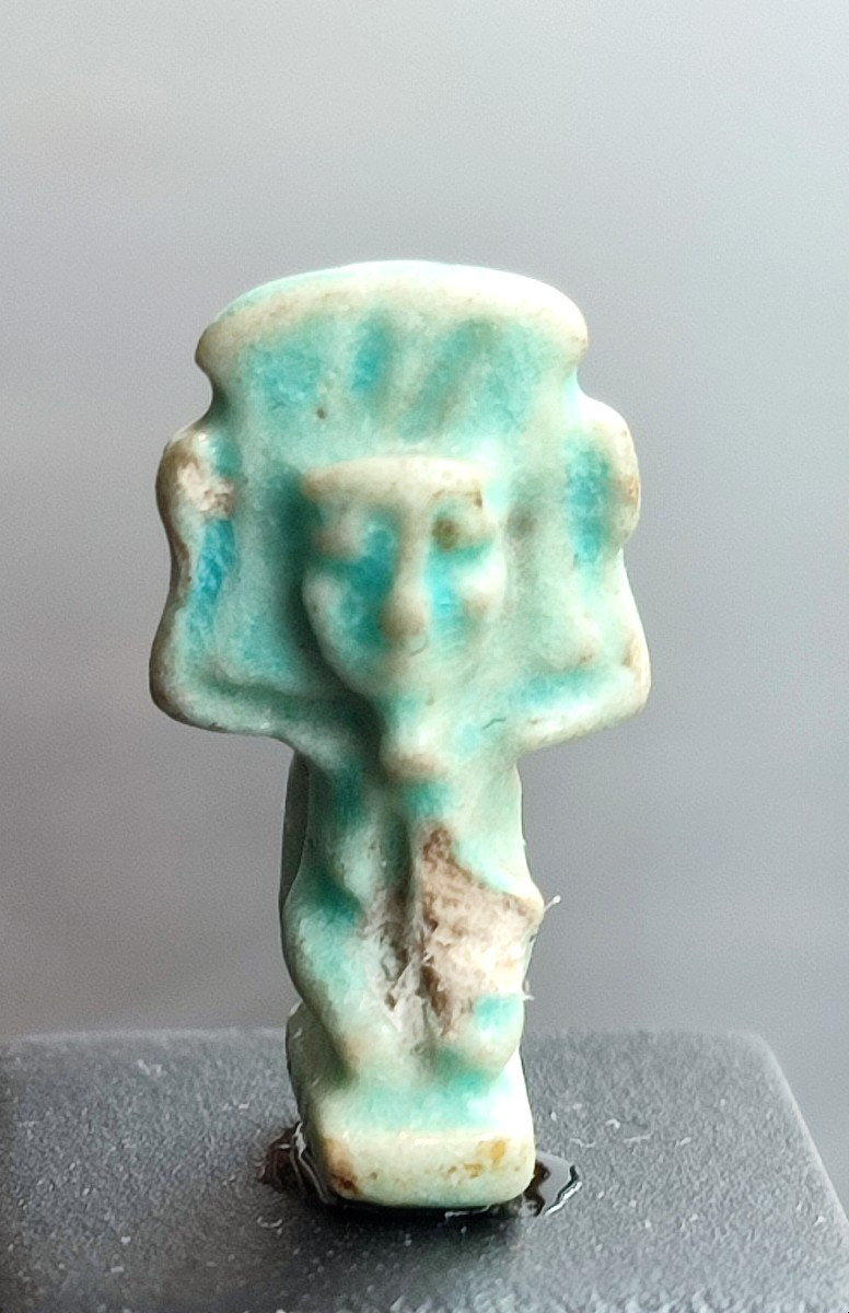 Two Amulets Of Shou. Egyptian, Late Period . 6 ème  Century Before Christ-photo-2