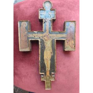 Croix. Huile sur bois.  