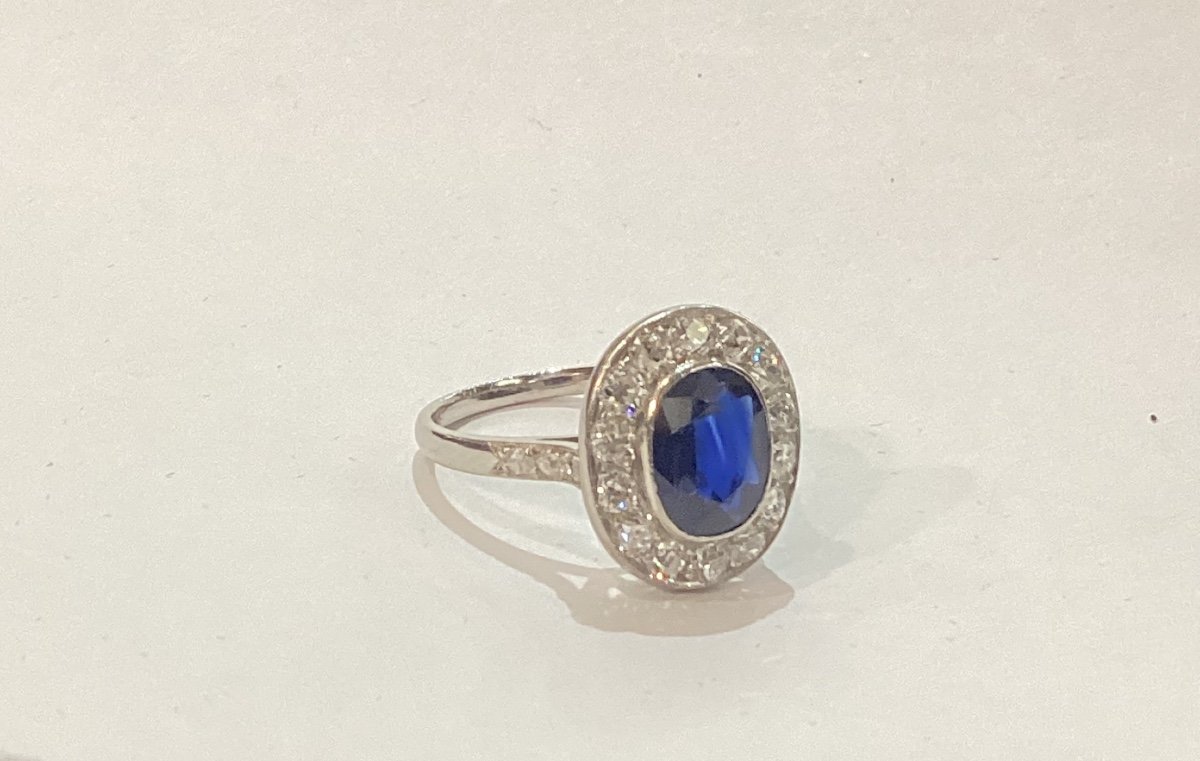 Pompadour Ring In Platinum, Sapphire And Diamonds-photo-2
