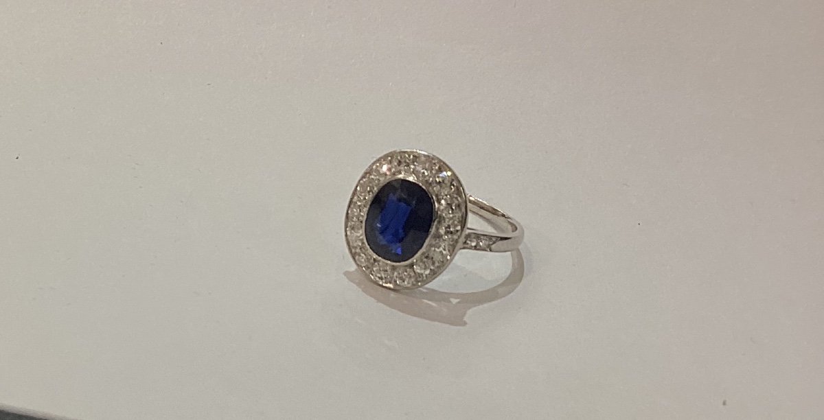 Pompadour Ring In Platinum, Sapphire And Diamonds-photo-3
