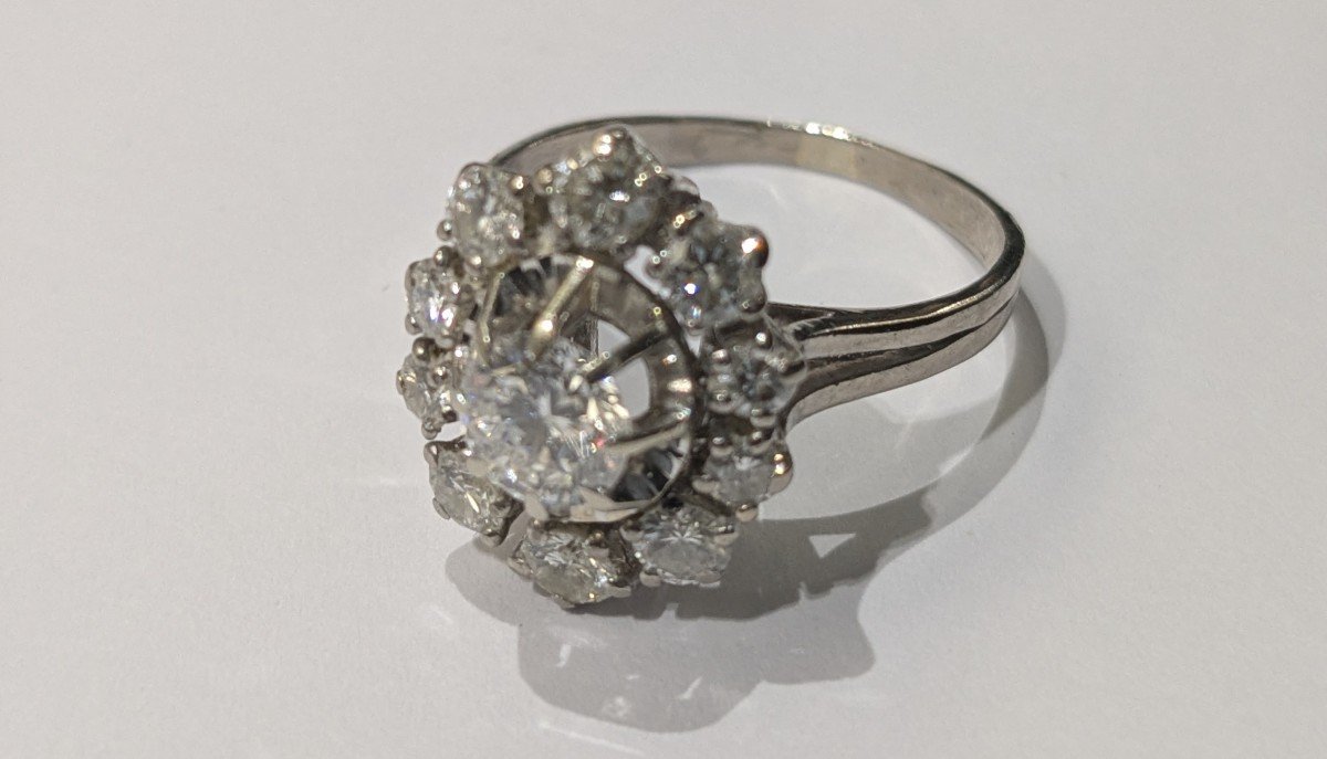 White Gold And Diamond Daisy Ring - 1960s-photo-1