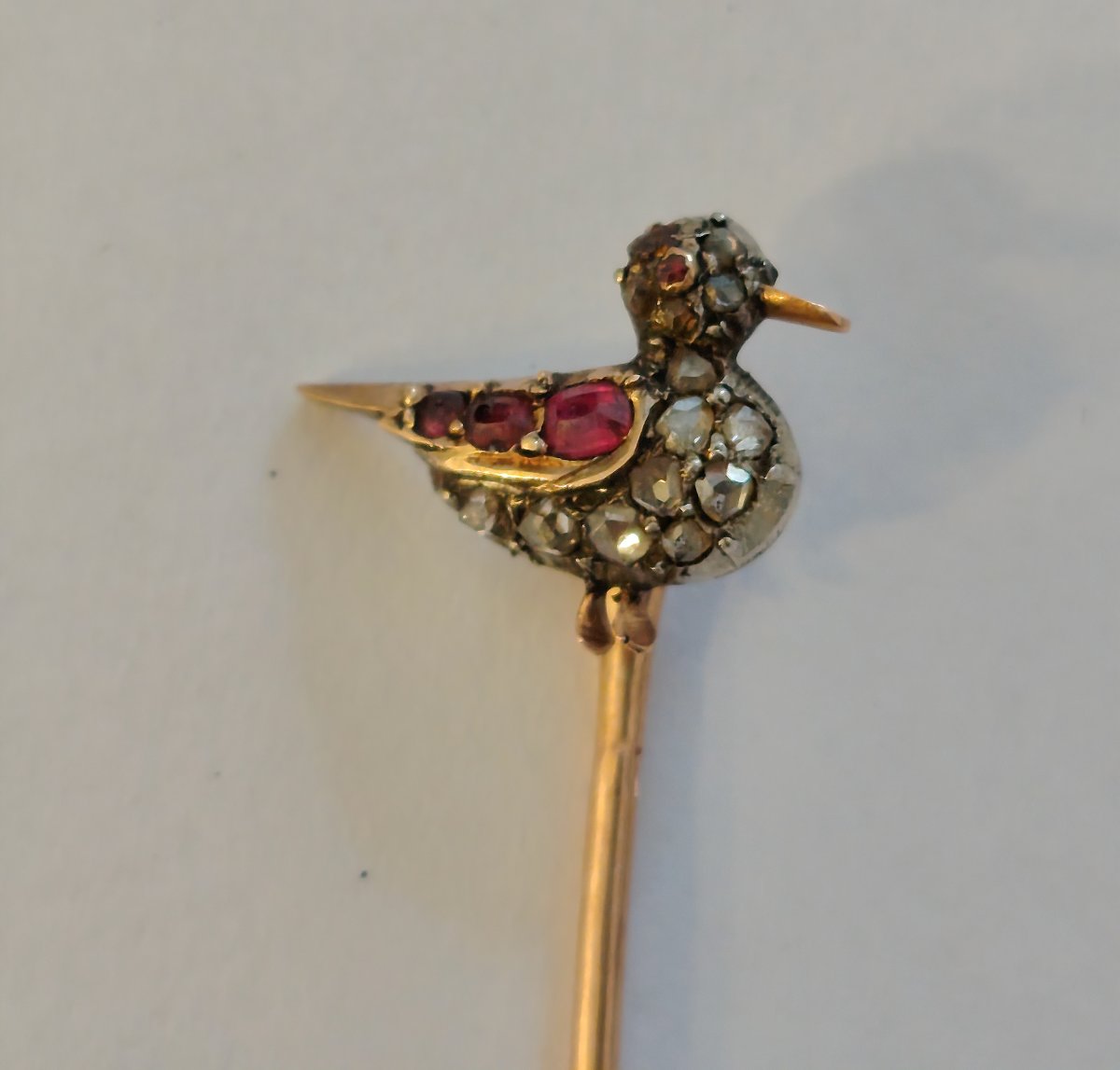 Épingle de cravate or et argent à motif d'un canard en rubis et diamants-photo-2