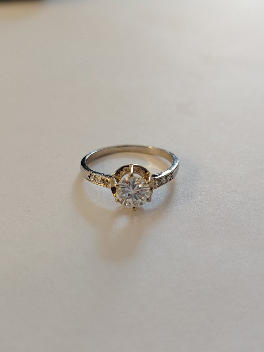 Small Solitaire In White Gold And Diamonds-photo-4