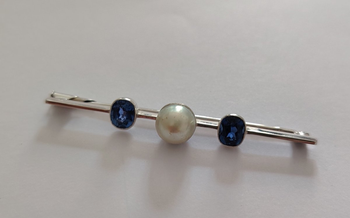 White Gold Brooch With A Pearl And Ceylon Sapphires-photo-4