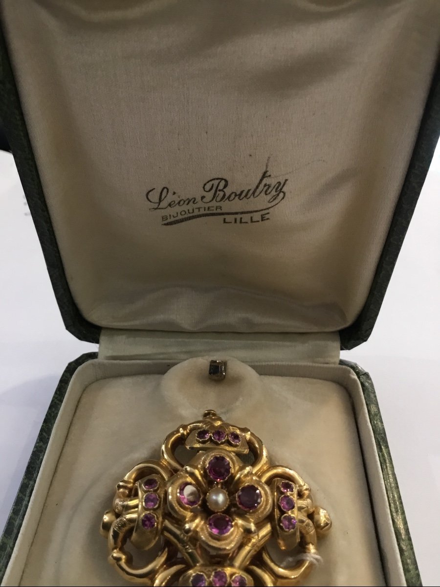 Large Scroll Brooch In Yellow Gold Set With Numerous Amethysts - Napoleon III Period-photo-3