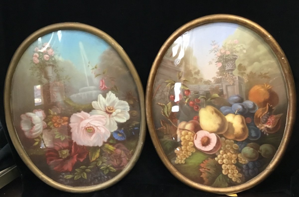 Pair Of Oval Pastels "bouquets Of Flowers", Frame With Oval Gilded Baguette - Circa 1900