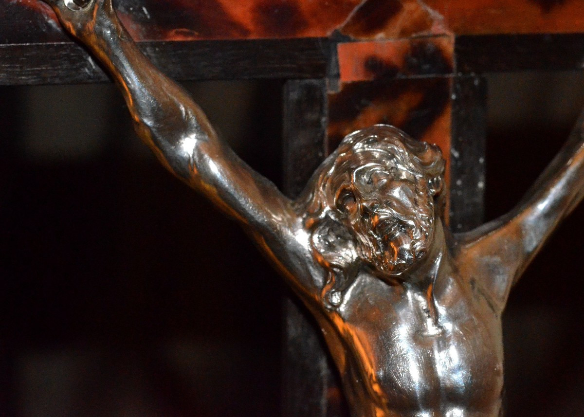 Important Crucifix Made Of Silver And Tortoiseshell.-photo-4