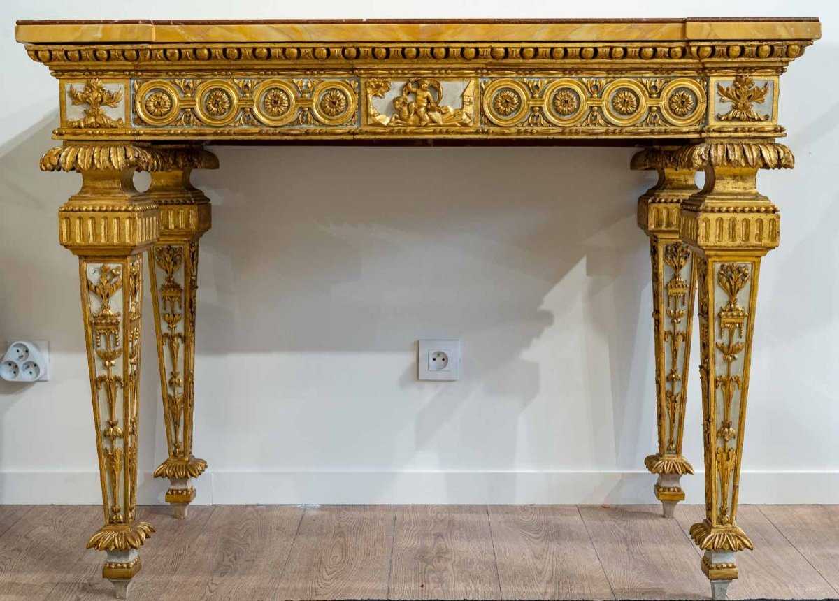 Exceptionnelle console à quatre pieds en bois sculpté et Doré, époque Louis XVI, Italie, Gênes