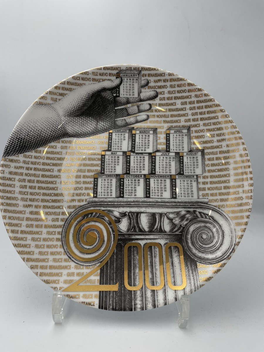 Assiette de la série Calendario par FORNASETTI MILANO