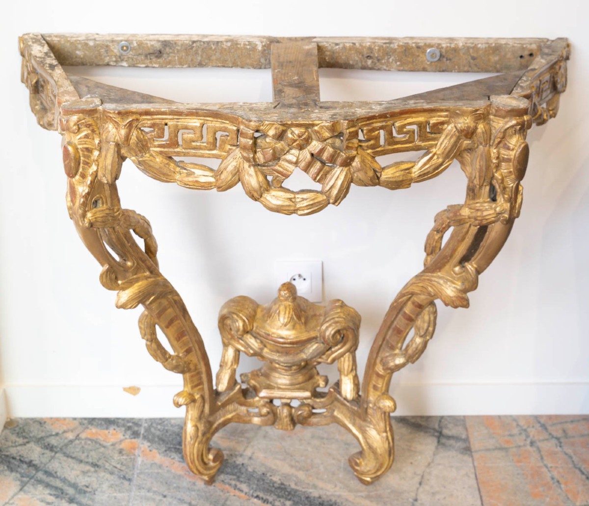 Transition Period Carved Giltwood Console-photo-5