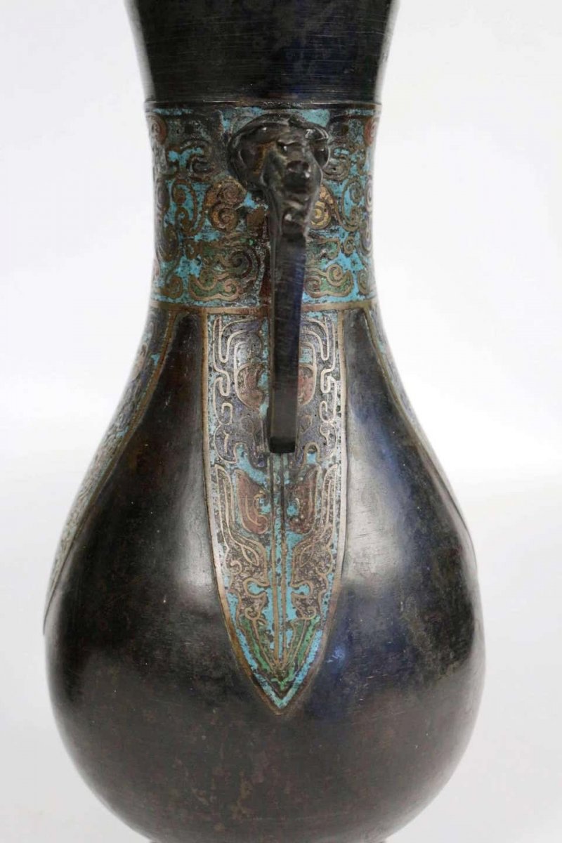 Paire de vases japonais en bronze et à décor émaillé-photo-3