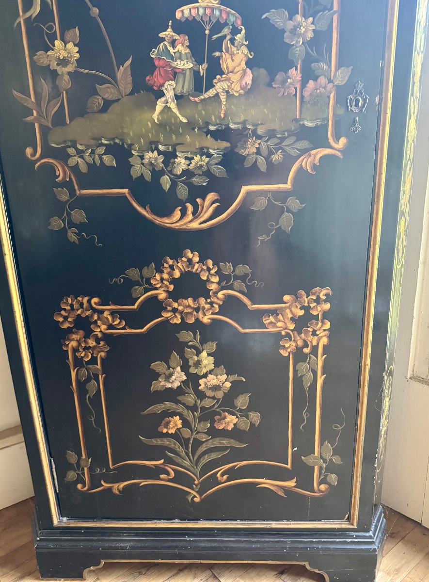 Large Chinese Corner Cabinet -photo-4