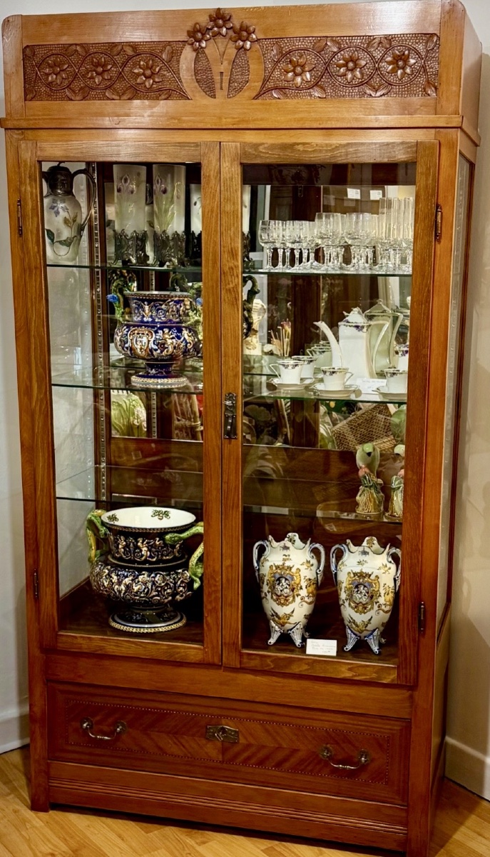 Art Nouveau Display Case -photo-3