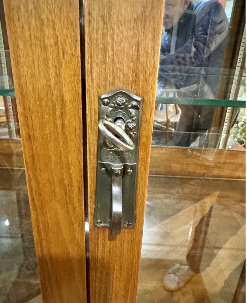 Art Nouveau Display Case -photo-5