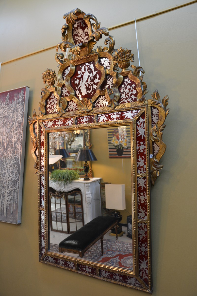 Miroir à parcloses en bois doré et verre églomisé, style baroque, Italie, XIXe siècle