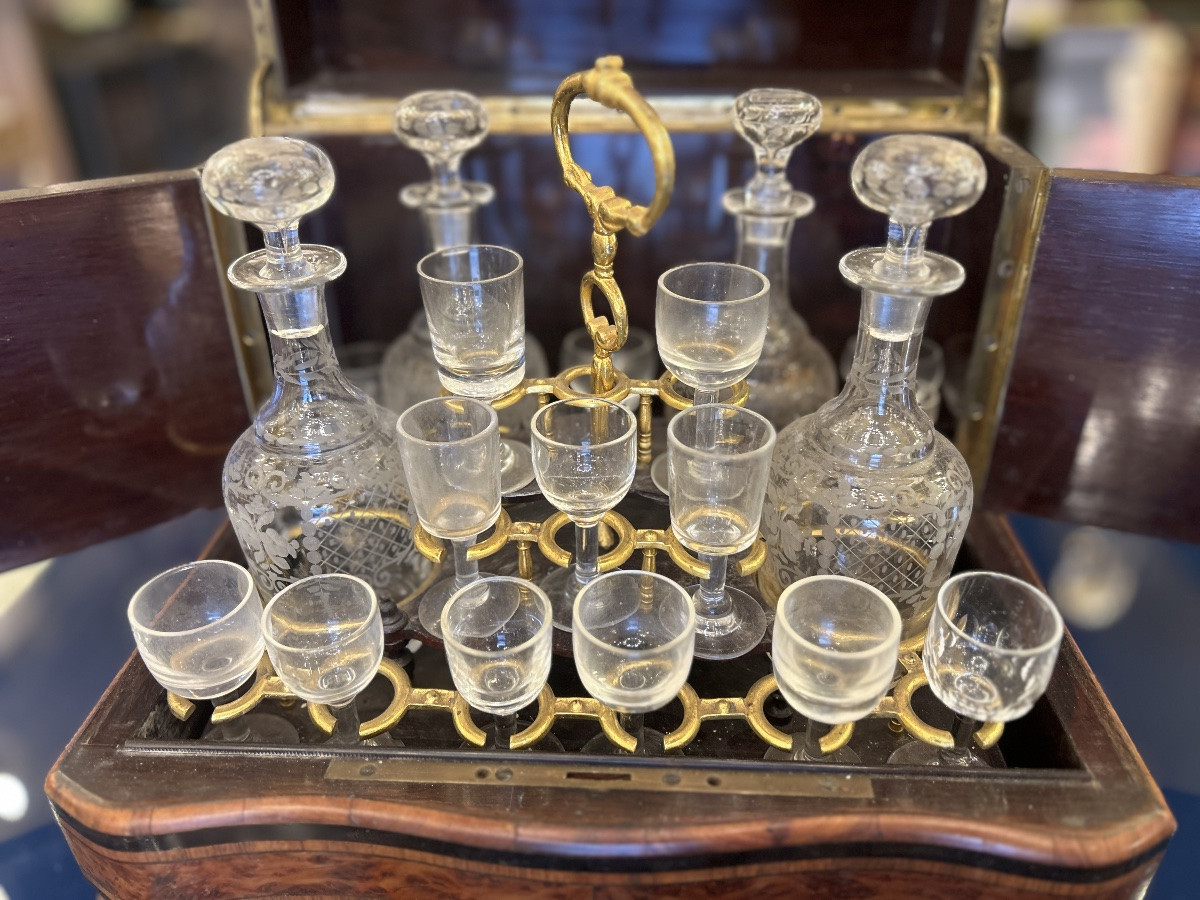 Cave à liqueurs en loupe de noyer — XIXe siècle-photo-4