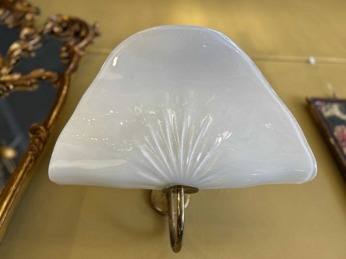 Pair Of Leaf-shaped Opalescent Blown Glass Sconces - Italy, 1960s-1970s-photo-1