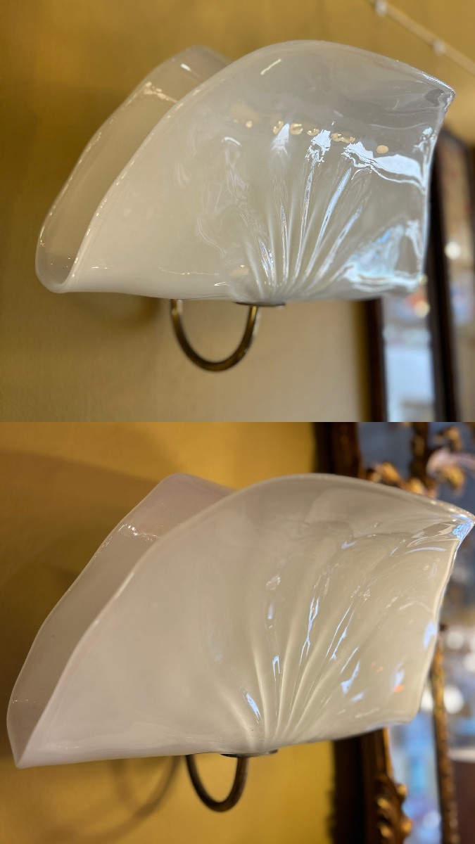 Pair Of Leaf-shaped Opalescent Blown Glass Sconces - Italy, 1960s-1970s