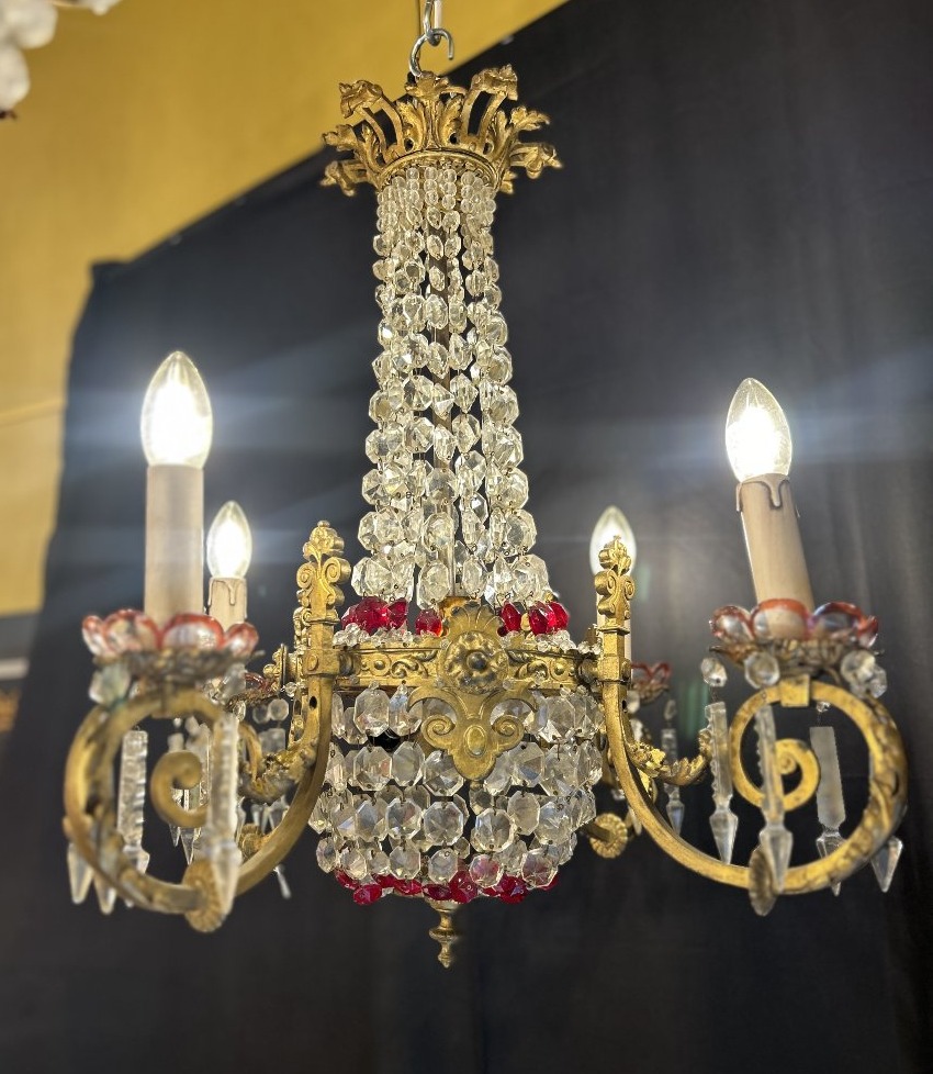Lustre à quatre bras en bronze doré et cristal taillé, décor en verre rouge, début XXe siècle-photo-2