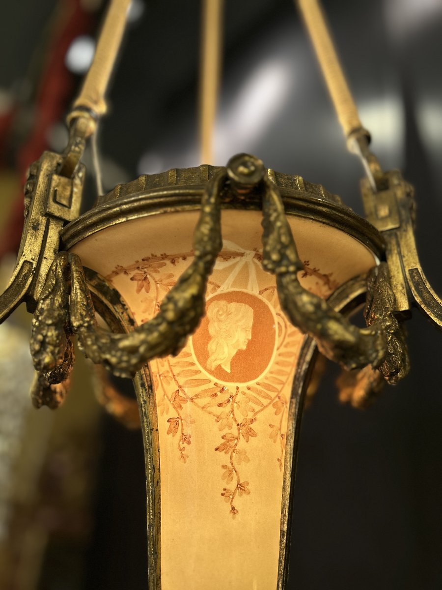 Suspension à vasque en bronze doré et verre peint, style Louis XVI, fin XIXe / début XXe siècle-photo-2