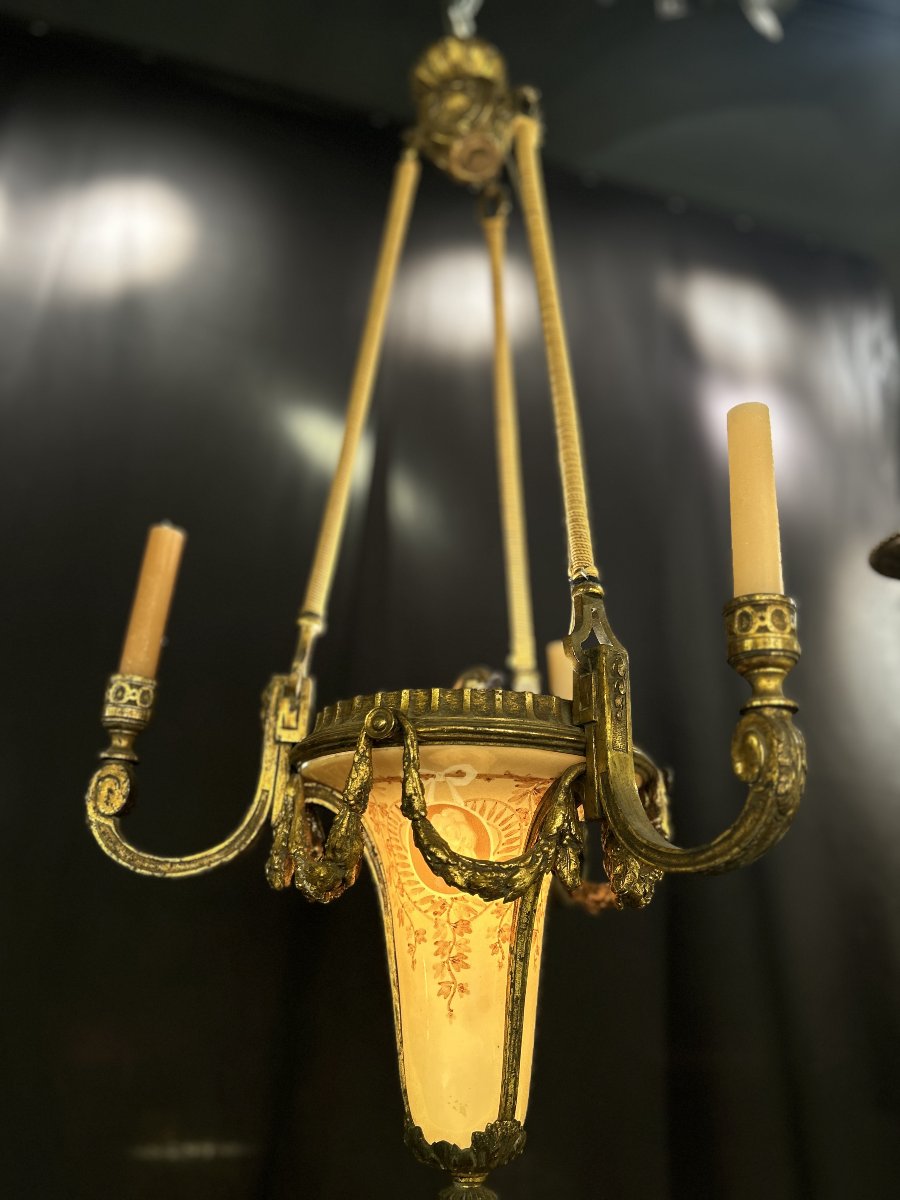 Suspension à vasque en bronze doré et verre peint, style Louis XVI, fin XIXe / début XXe siècle-photo-3
