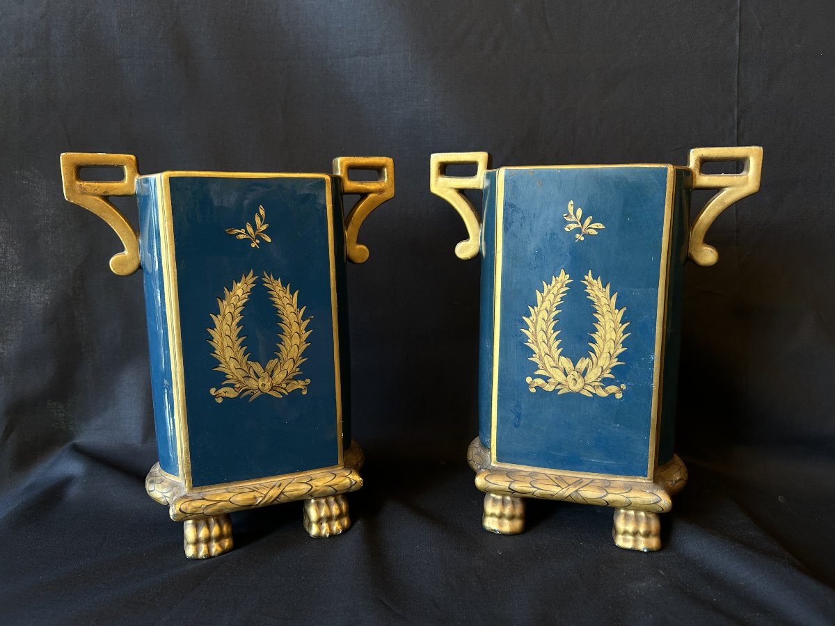 Paire de vases, décor Empire, manufacture Jaget & Pinon — XXe siècle