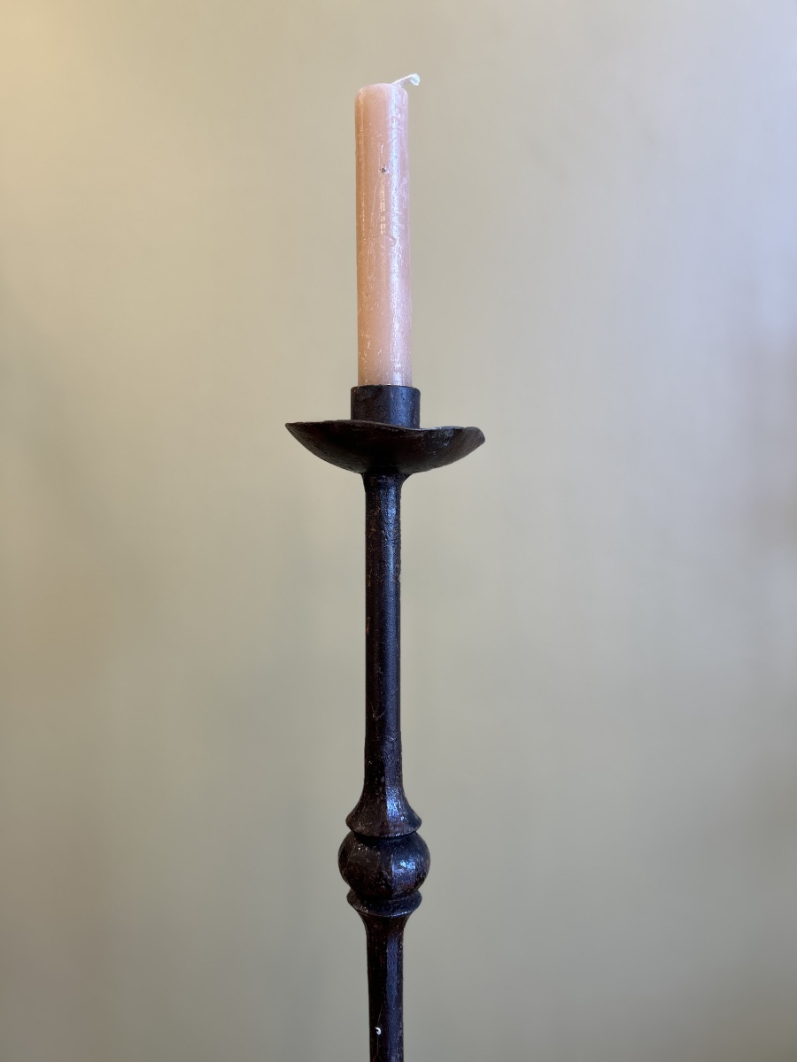 Paire de bougeoirs en fer forgé — XXe siècle-photo-3