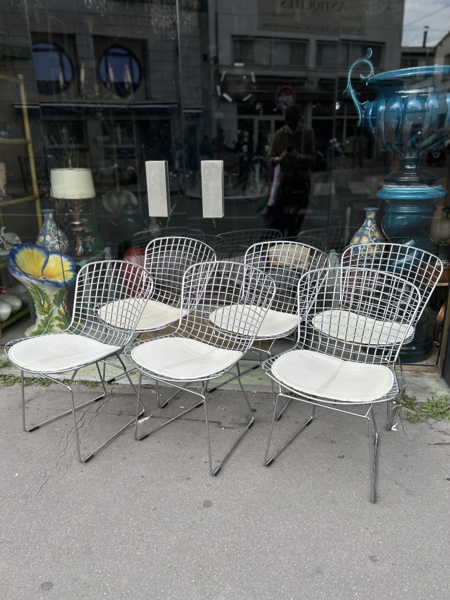 Série de 6 chaises style Bertoia en métal chromé avec coussins, XXe siècle — reproduction-photo-2