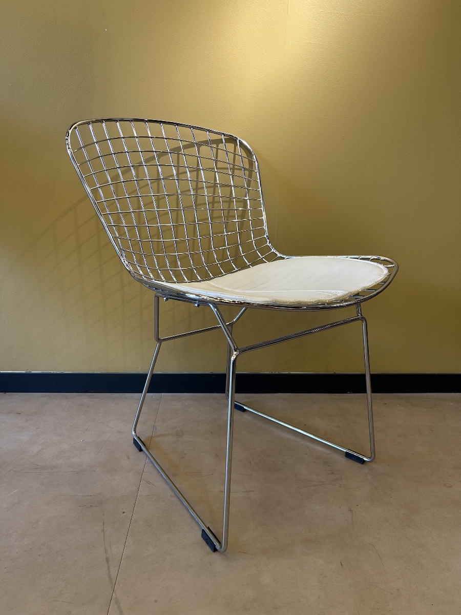 Série de 6 chaises style Bertoia en métal chromé avec coussins, XXe siècle — reproduction-photo-4