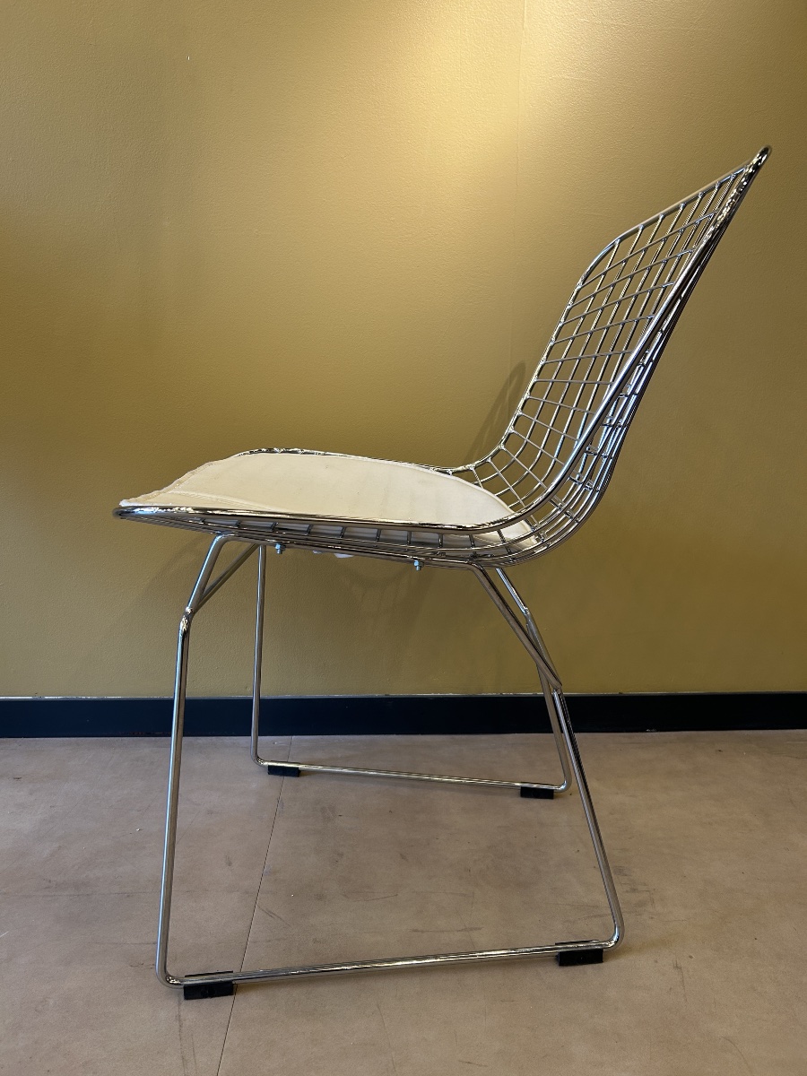 Série de 6 chaises style Bertoia en métal chromé avec coussins, XXe siècle — reproduction-photo-3