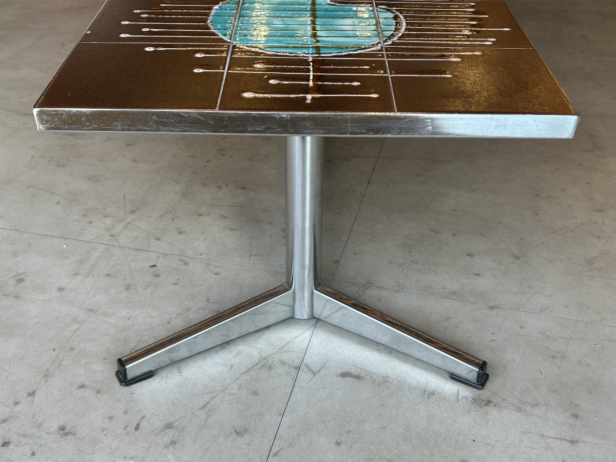 Table basse à plateau en carreaux de céramique, attribuée à Juliette Belarti-photo-2