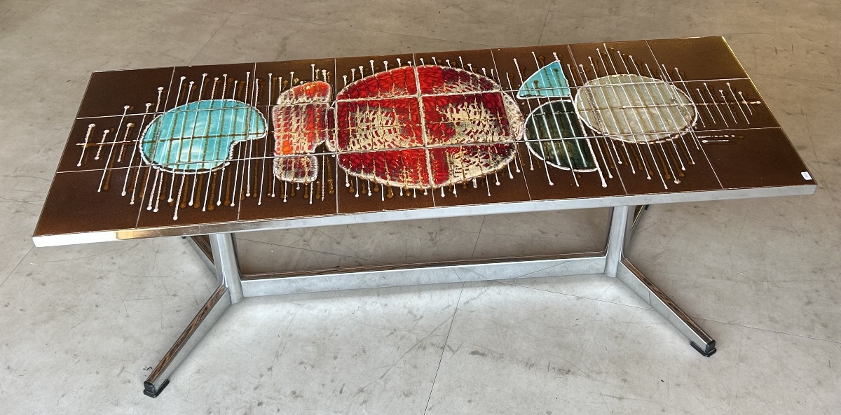 Table basse à plateau en carreaux de céramique, attribuée à Juliette Belarti