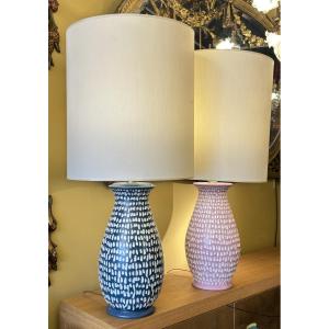 Paire de lampes en céramique peinte, décor en semis — XXe siècle