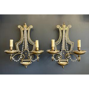 Paire d’appliques en bronze doré et cristal, forme de lyre — France, vers 1900