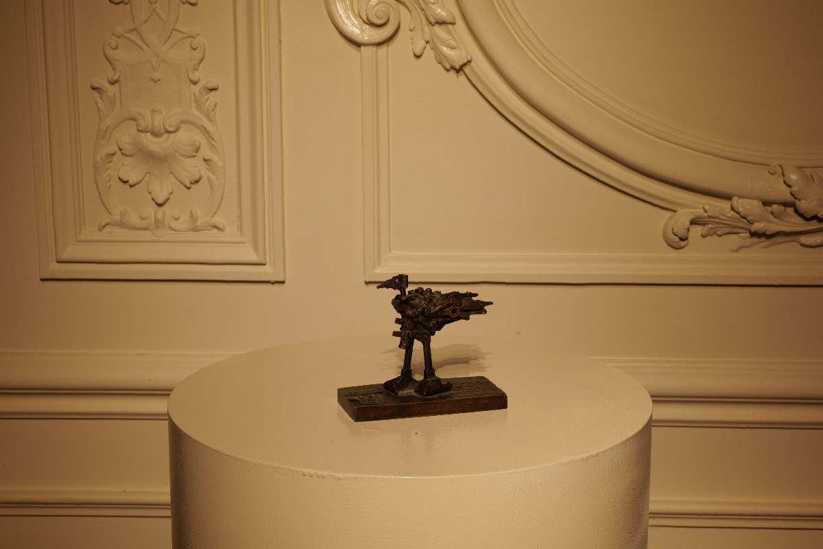 Caesar's Hen-photo-3