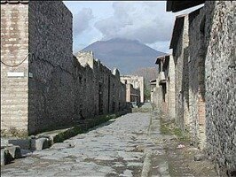 View From Pompeii: A Street With Vesuvius In The Background Oil On Canvas Signed By Petra Foss 1924-photo-2