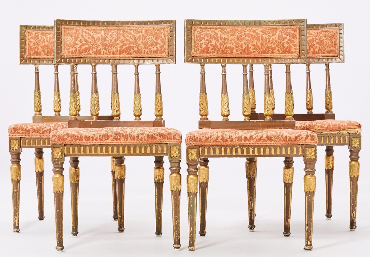 Suite  de 4 Chaises de Style Gustavien, Bois Sculpté Coloré Bronze etOr  . Circa 1900